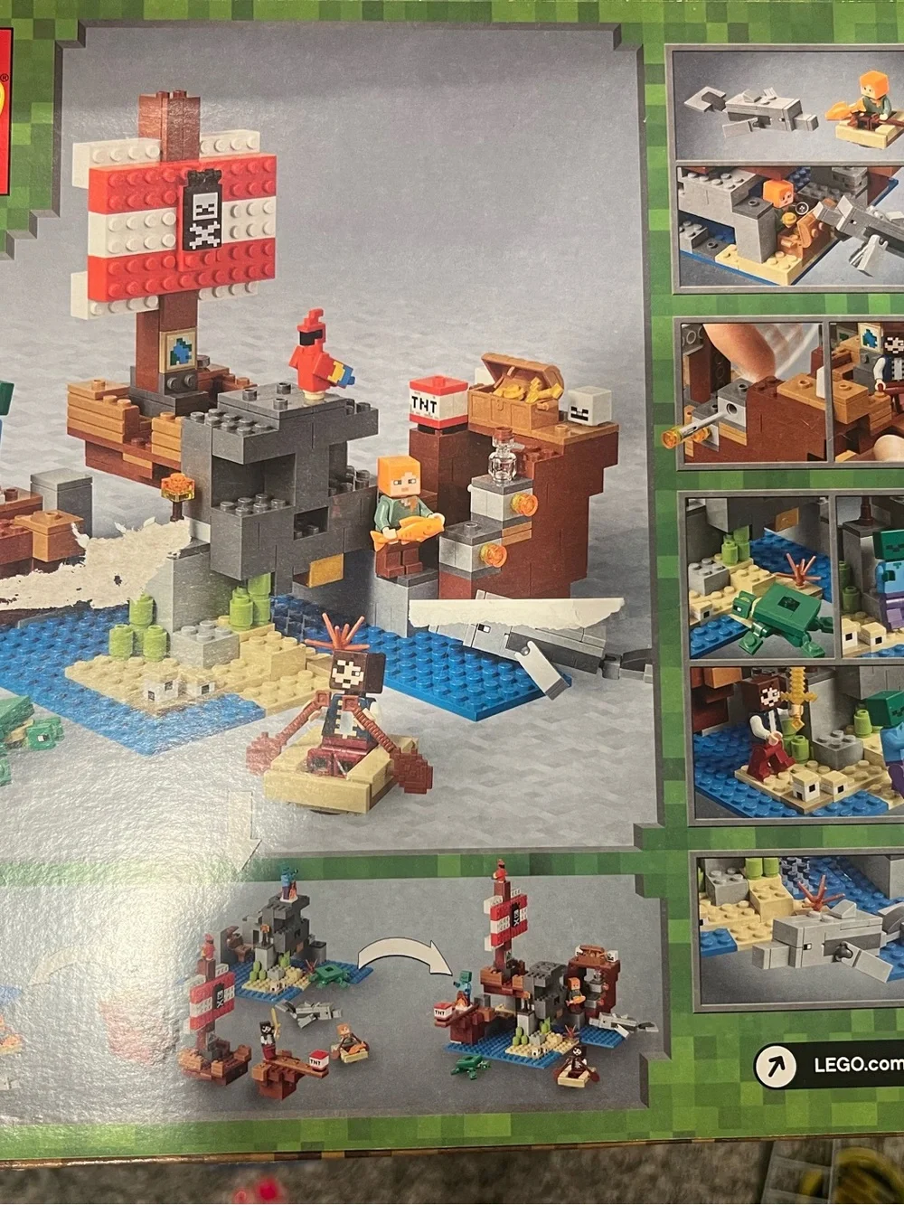 Lego Minecraft Pirate Ship Set - Red, White, Brown, Green, Blue